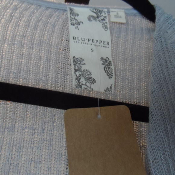 Lightweight wrap sweater - Picture 3 of 6